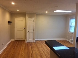 Building Photo - Sunny 1BR/1BA Top Floor Condo in Takoma Park