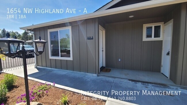 Foto del edificio - 1654 NW Highland Ave