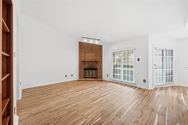 Foto del edificio - 1104 Riverchase Ln