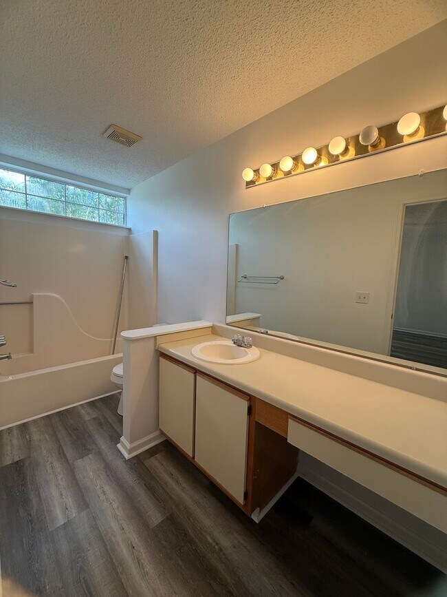 Foto del edificio - 3BR/2BA