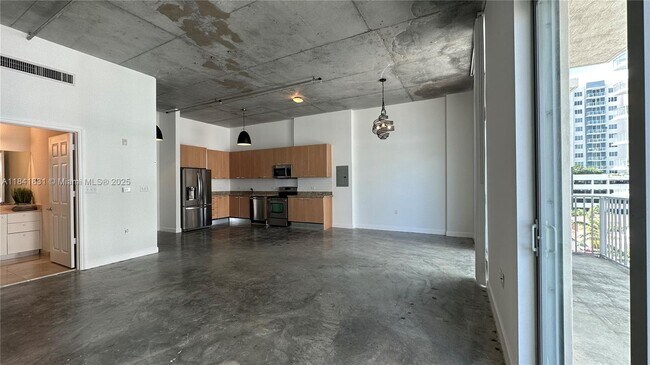 Building Photo - 2100 Van Buren St