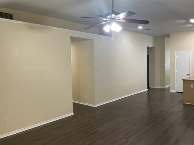 Building Photo - 6312 Fern Meadow Dr
