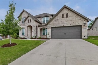 Building Photo - 1837 Whispering Pnes Dr