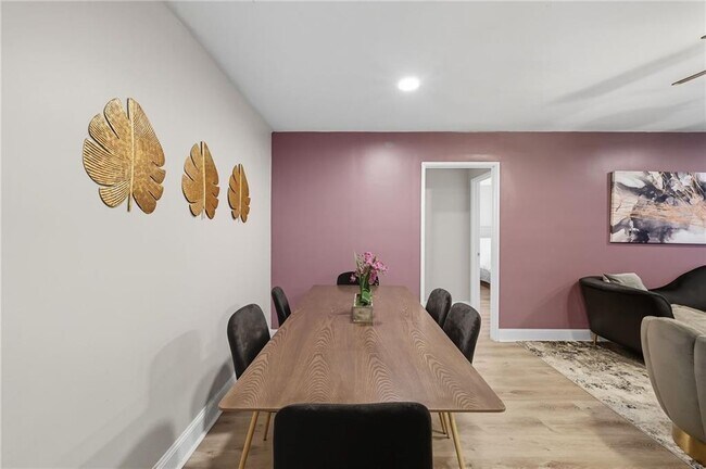 Building Photo - 3645 Peachtree Rd NE