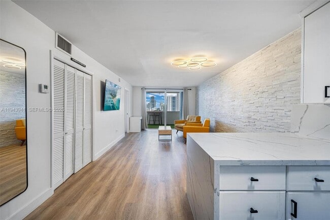 Foto del edificio - 1331 Lincoln Rd