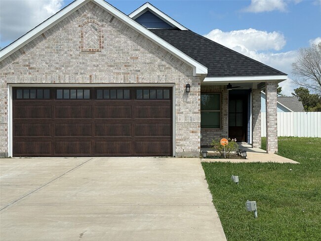 Foto del edificio - 16210 Longwood Spr