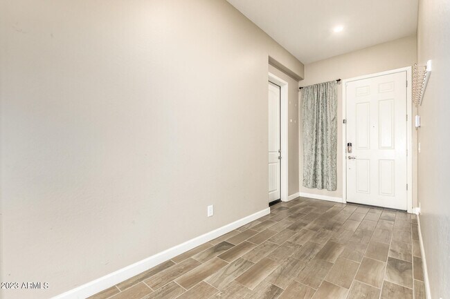 Foto del edificio - 4915 S Leisure Way