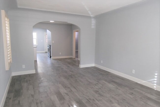 Building Photo - BB LLC - Savona Walk