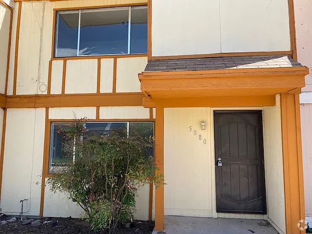 Building Photo - 5880 S Del Moral Blvd