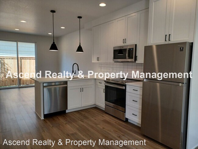 Foto del edificio - 2 br, 2.5 bath House - 5313 NE 14th Pl