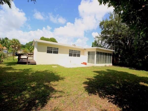 Foto del edificio - 14835 NE 10th Ct