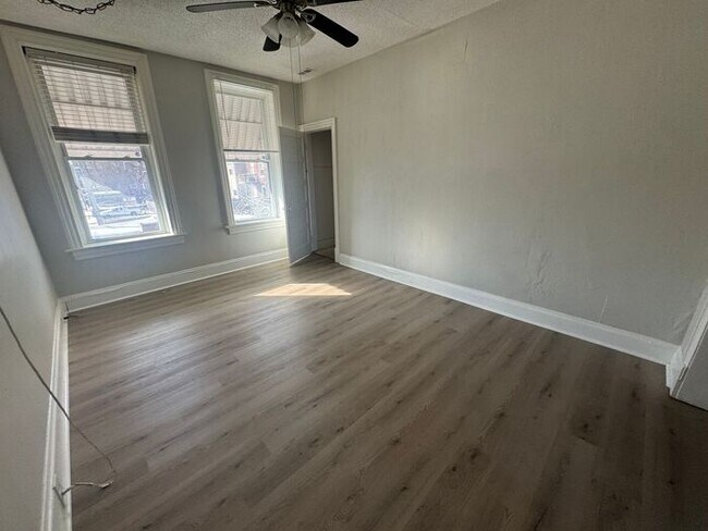 Foto del edificio - 2 bed/1 Bath South City Duplex Apartment