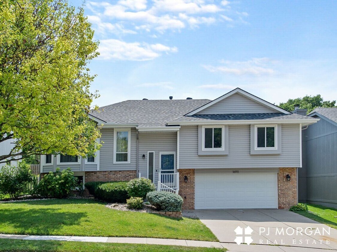 Foto principal - 16911 N Circle