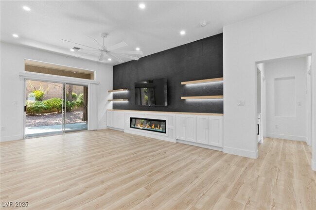 Foto del edificio - 10709 Hunters Woods Pl