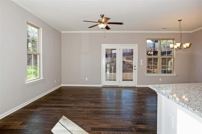 Building Photo - 111 Bella Pl