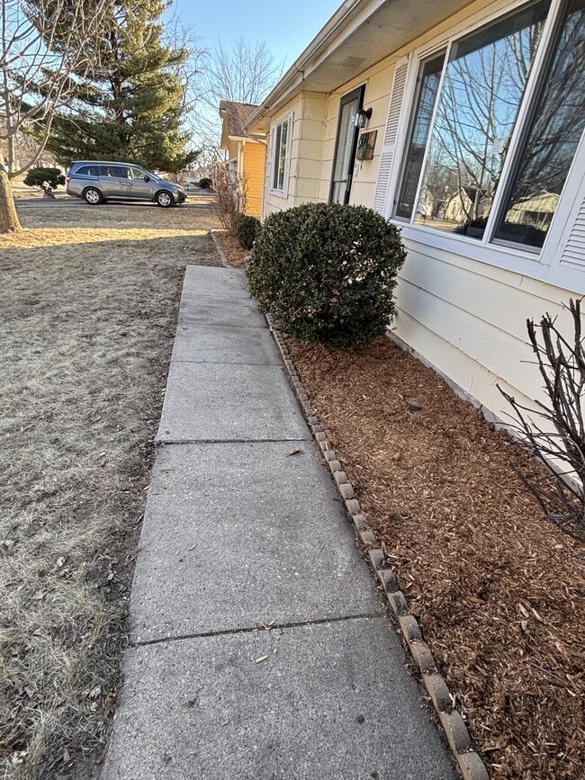 Building Photo - 608 Lincoln St