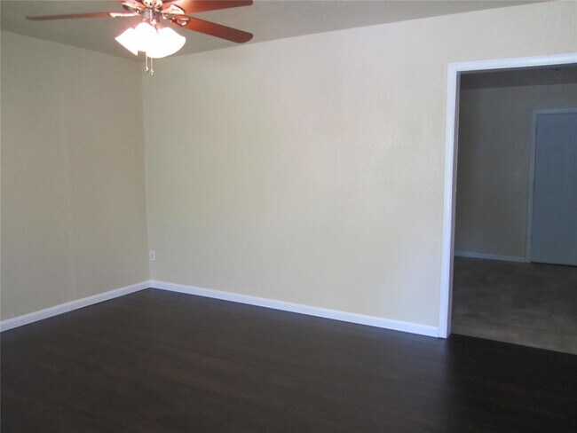 Foto del edificio - 1530 Melrose Dr
