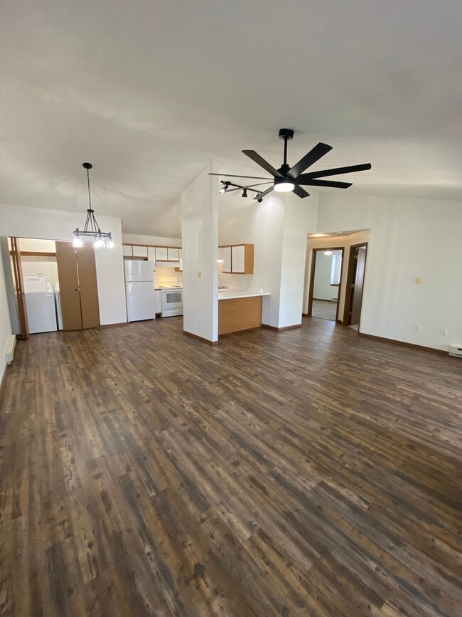 Building Photo - Lakeview Apartments