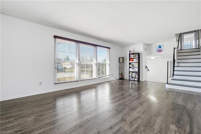 Foto del edificio - 912 Amherst Ln