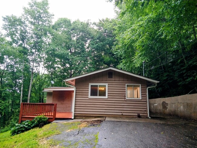 Photo - 128 Woodland Hills Dr House