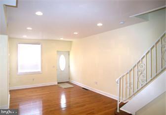 Building Photo - 614 S Taney St