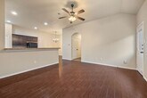 Foto principal - AVAILABLE NOW! Beautiful 3 Bedroom Duplex ...