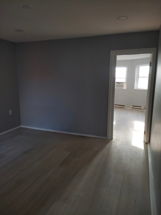 Building Photo - 2135 S 8th St