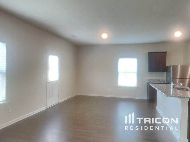 Building Photo - 513 Moline Wy