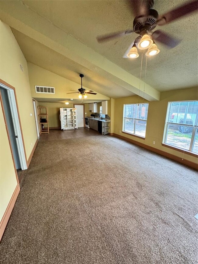Building Photo - 1102 Minnie Dr