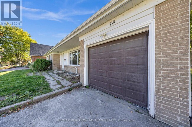 Building Photo - 18 Windridge Dr