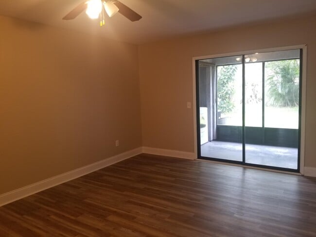 Building Photo - 605 Ixoria Ave