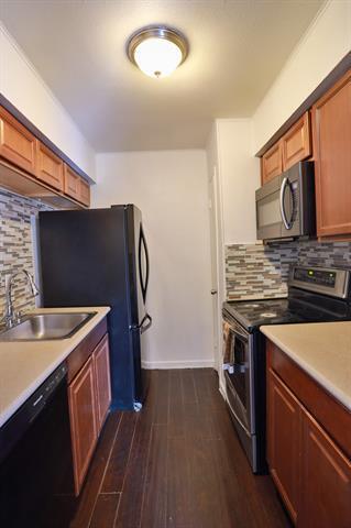 Building Photo - 8110 Skillman St