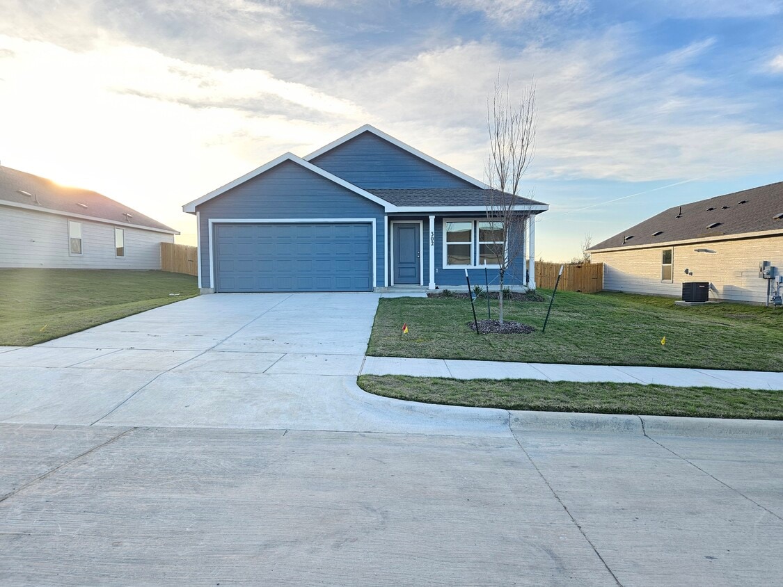 Elevación frontal - 302 Asterwood Ln