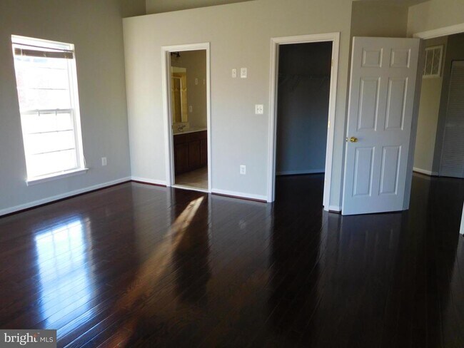 Building Photo - 12420 Rollys Ridge Ave