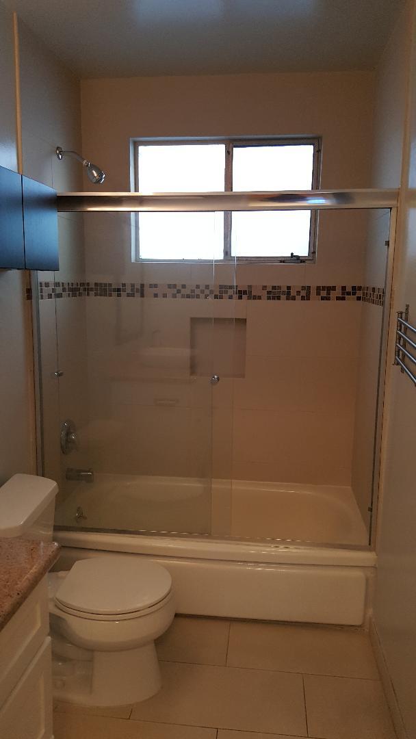Bathroom Shower/Tub - 1629 N Formosa Ave