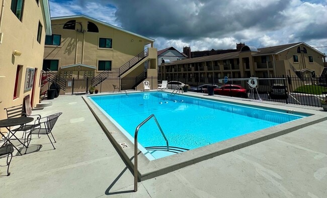 Photo - 1/1 PARTLY FURNISHED CONDO UNIT AVAILABLE ...