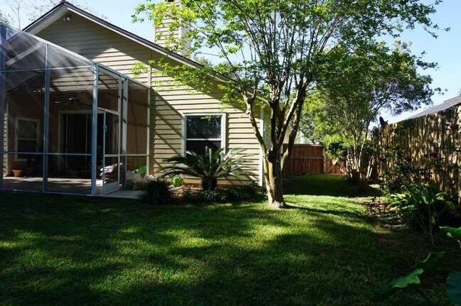 Building Photo - 12756 Marsh Cove Dr S