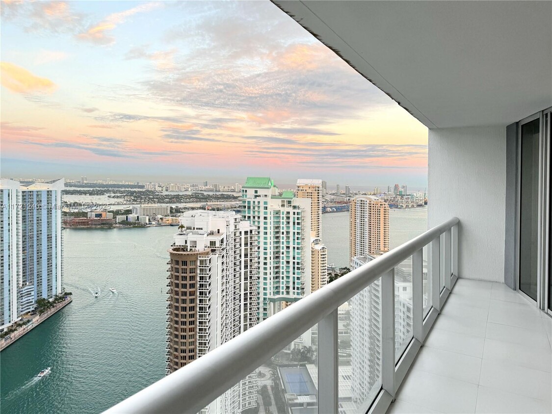 Foto principal - 495 Brickell Ave