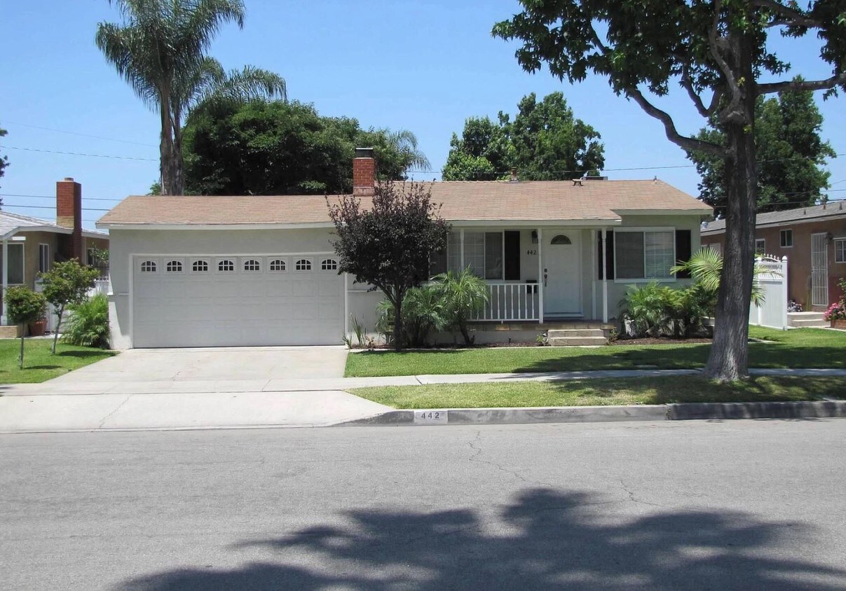 Primary Photo - 442 S Crest Rd