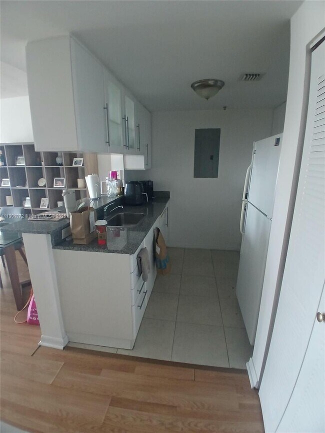 Foto del edificio - 275 NE 18th St