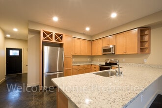 Building Photo - 72 NE Hadley Way
