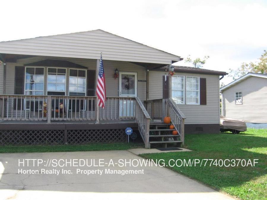 Primary Photo - 45913 Novosel Ct