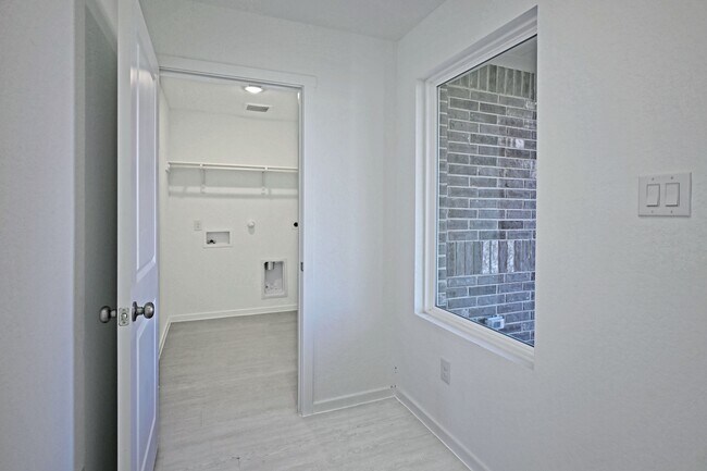 Foto del edificio - 10036 Mather Way