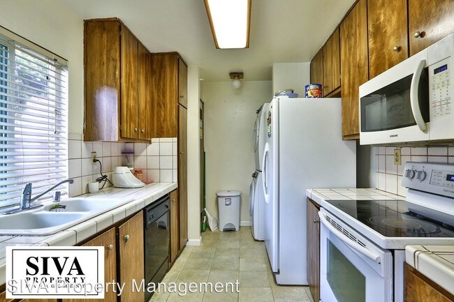 Building Photo - 5020 Bridgepointe Pl