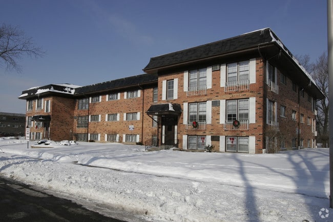 Building Photo - 530 W Stevens Dr