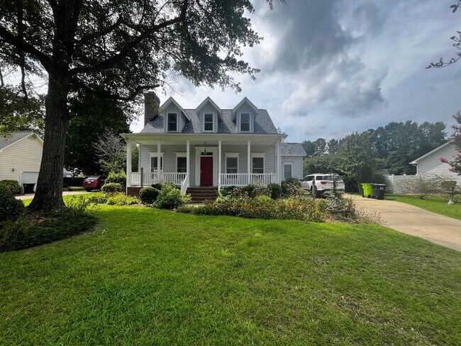 Foto del edificio - Three Bedroom located in the Ghent Neighborhood