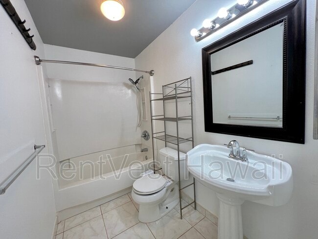 Building Photo - 91-1018 Huliau St