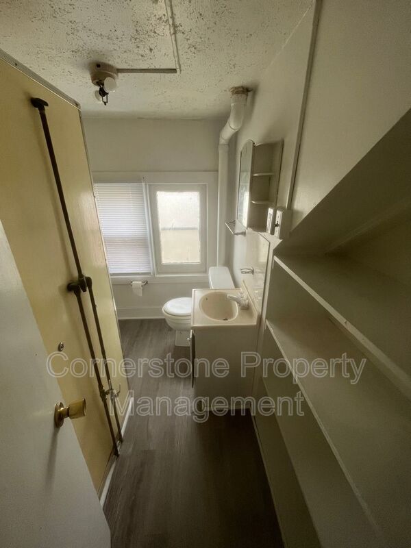 Building Photo - 225 S 7th St