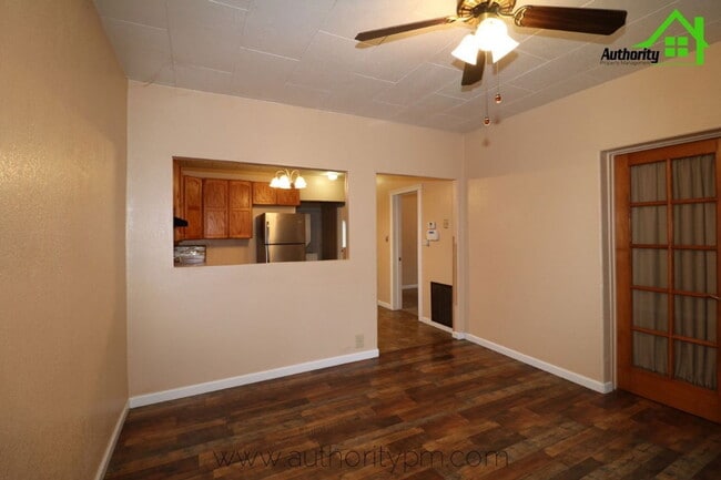 Building Photo - 1201 Willis St