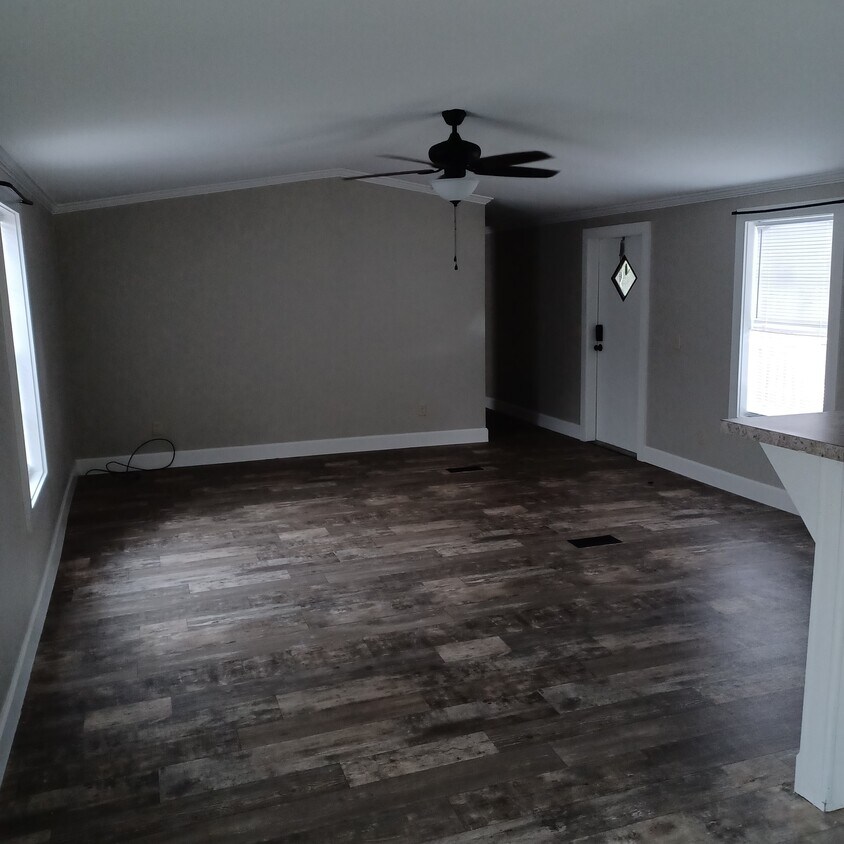 Foto principal - 890 Rough Edge Rd